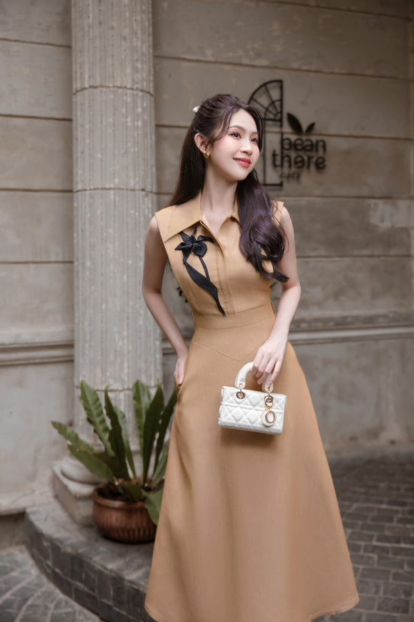 Đầm Dáng Dài Cổ Vest Cách Điệu Sarita Dress