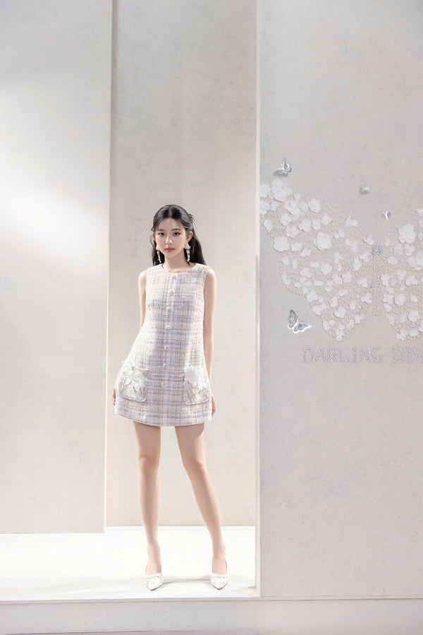 SKYLAR DRESS - Đầm Tweed Trắng Phối Hoa 3D Túi Trước Nhã Nhặn