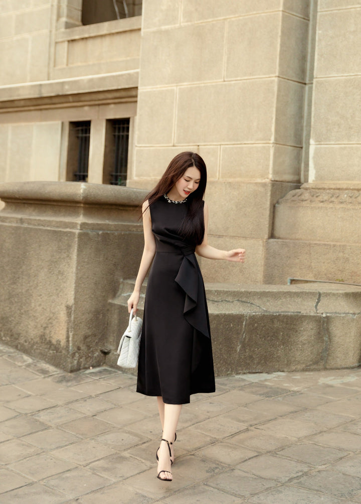 DARLING DIVA Đầm Midi Đính Đá Cổ Đắp Tà Xoè Yami Dress